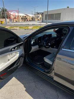 جنسس G70